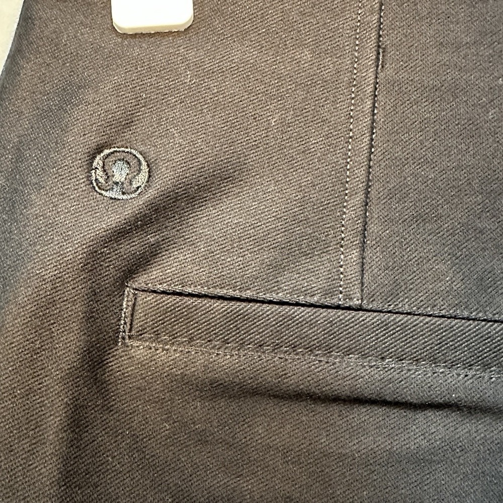 Lululemon Shorts Women's Size 6 Black Tailored Stretch Dressy Pockets Zip Cotton - Picture 6 of 9